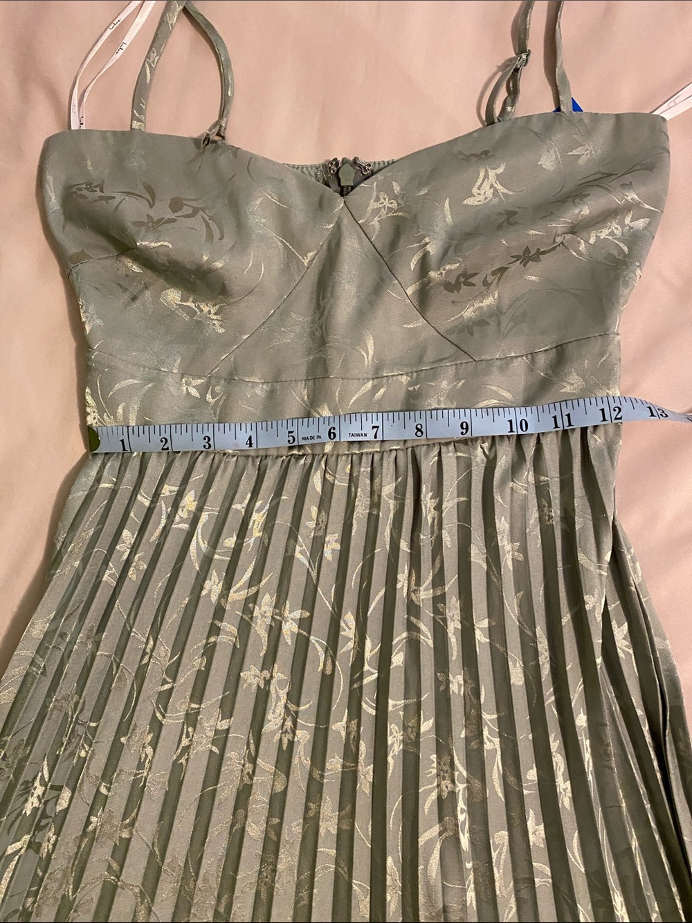 Lulu's Sage Green Pleated Floral Dress Sz XS Strap Flaw